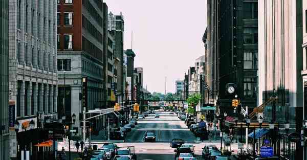 人工智能机器人和人谈恋爱