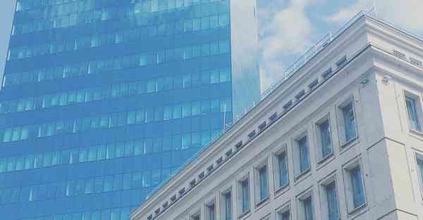 人工智能机器人和人谈恋爱