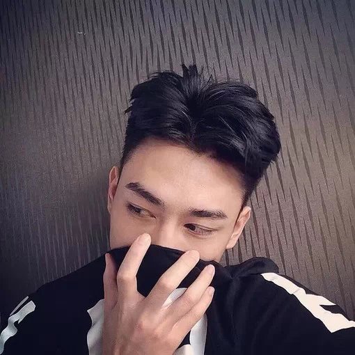 利龙欣贤