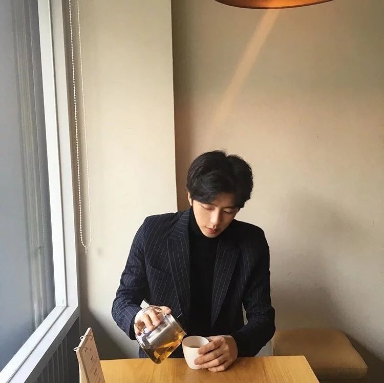 童行哲伊
