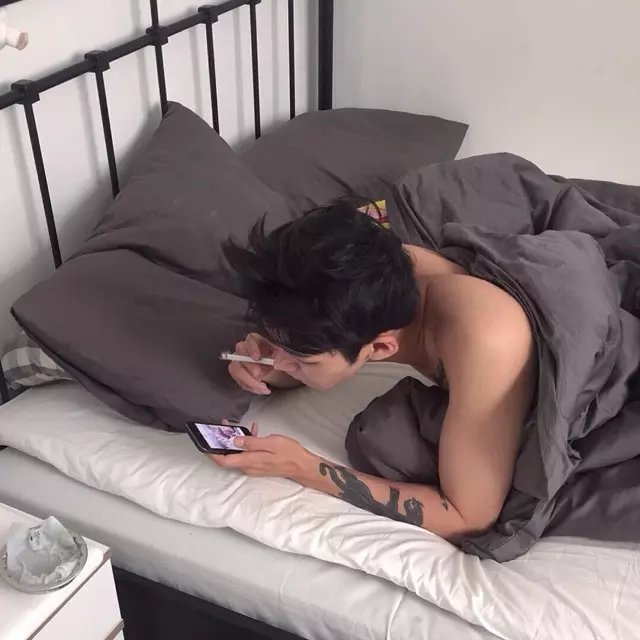 尉迟厚东震