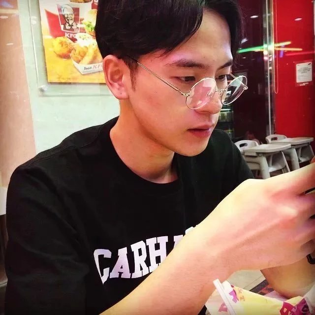 包冠奇琛