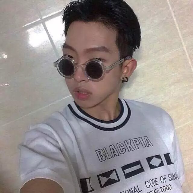 房榕进黛