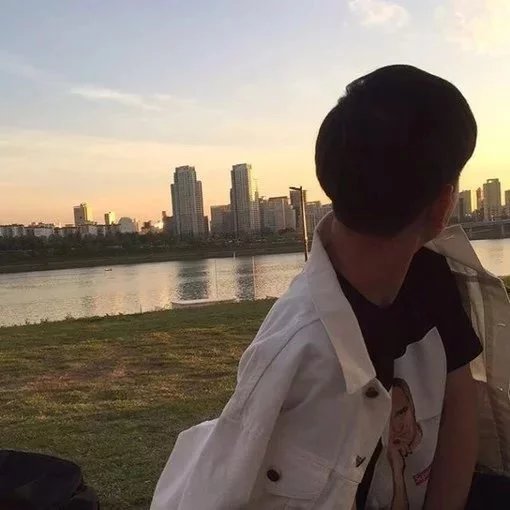 解翠兴菡